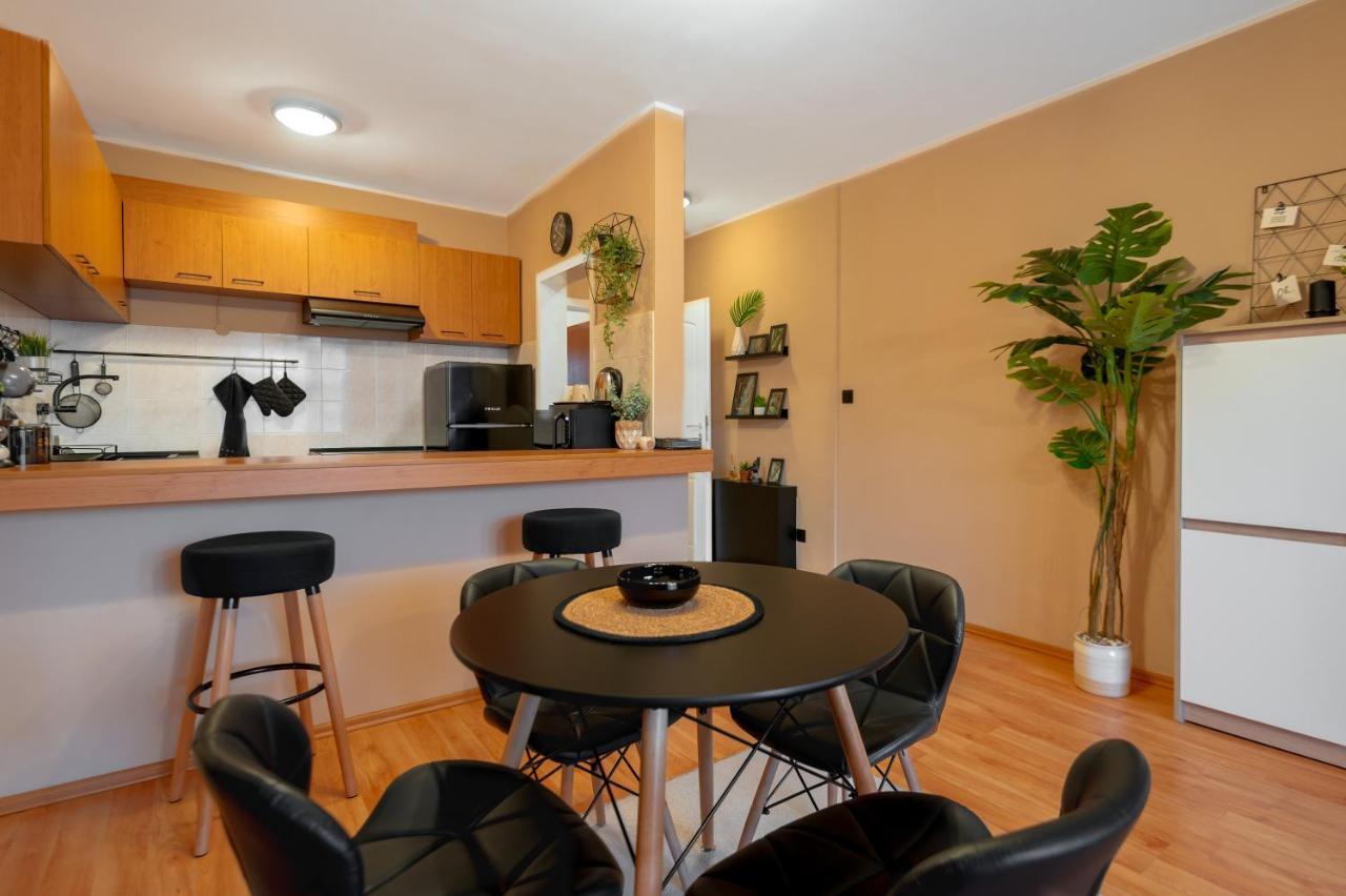 Cosy Green Apt Close To Macedonia Square Sofia Zewnętrze zdjęcie